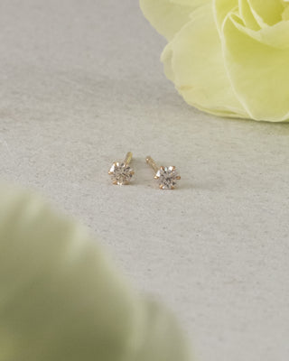 ダイヤモンド ピアス 0.1カラット K18