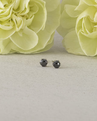 ピアス ブラックダイヤモンド プラチナ 0.3カラット